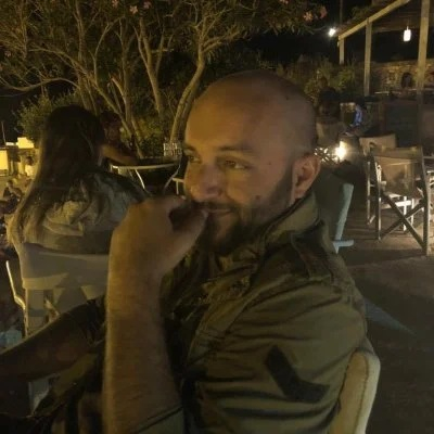 Νίκος Ανδριόπουλος: Από τους Αγίους Αναργύρους στα Τέμπη ένα ηχητικό δρόμος