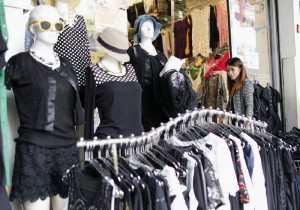 Κατερίνη: Έκλεψαν από κατάστημα ρούχα και παπούτσια αξίας 50.000 ευρώ
