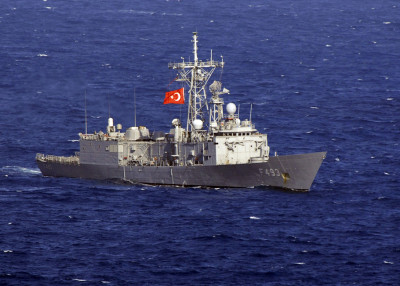 Τουρκικό πολεμικό πλοίο παρενόχλησε γαλλικό πλοίο που συνοδεύεται από φρεγάτα του Πολεμικού μας Ναυτικού