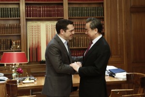 Τσίπρας και Κινέζος ΥΠΕΞ τόνισαν τη σημασία της συνεργασίας Ελλάδας και Κίνας