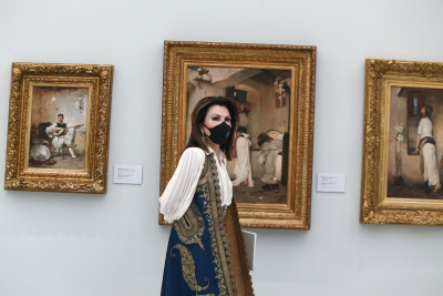 Εθνική Πινακοθήκη: Εντυπωσιακές παρουσίες στα εγκαίνια, έκλεψε την παράσταση η Γιάννα Αγγελοπούλου (pics)
