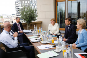 Σύνοδος Κορυφής ΕΕ: Τέταρτη ημέρα διαβουλεύσεων, «χτύπησε τη γροθιά στο τραπέζι» ο Μακρόν, νέα συνεδρίαση το απόγευμα