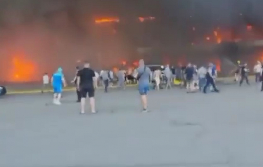 Νέα ρωσική επίθεση με πυραύλους κατά εμπορικού κέντρου γεμάτο κόσμο στην Ουκρανία, 10 τουλάχιστον οι νεκροί (βίντεο)