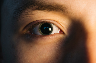 Γονιδιακή θεραπεία σε σταγόνες επανάφερε την όραση ενός αγοριού
