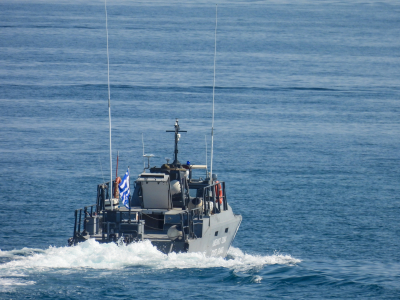 Συναγερμός για πλοίο που εξέπεμψε «SOS» ανοιχτά της Κρήτης: Επιχείρηση για τη διάσωση 42χρονου ναυτικού