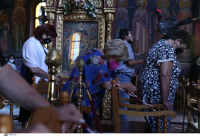 Το παράδοξο: Υποχρεωτικό rapid test σε εξωτερικούς χώρους καφέ, όχι όμως σε εκκλησίες