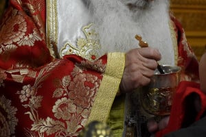 Αρχιμανδρίτης Αγίου Παντελεήμονα: Βγάλτε τις μάσκες, δεν τις εγκρίνει ο Θεός