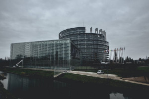 Διαγωνισμός για 55 διοικητικούς υπαλλήλους στην Ευρωπαϊκή Επιτροπή