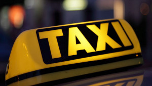 Θεσσαλονίκη: Οι οδηγοί ταξί θέλουν ελεύθερη πρόσβαση στις λεωφορειογραμμές όλο το 24ωρο