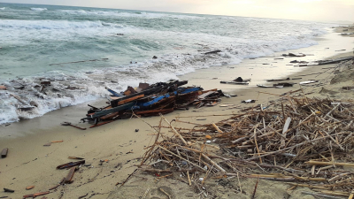 Στους 61 οι νεκροί από το φριχτό ναυάγιο στην Ιταλία: 12χρονο παιδί έχασε όλη του την οικογένεια στη θάλασσα