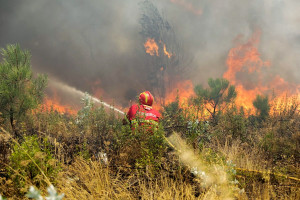 Πορτογαλία: 20 τραυματίες από τις μεγάλες πυρκαγιές