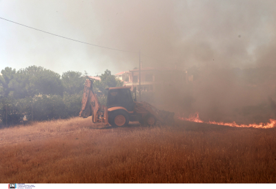 Μαίνεται η φωτιά στα Βατέρα της Λέσβου -Δεύτερο μέτωπο στην περιοχή της Βρίσας