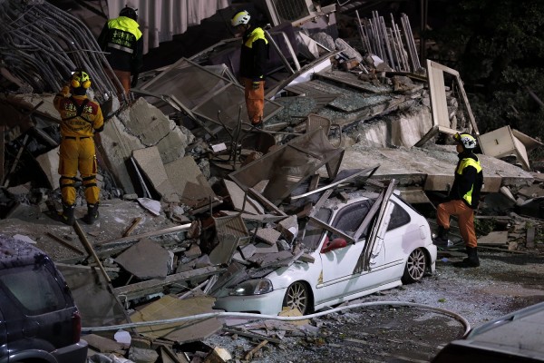 Τουλάχιστον τέσσερις νεκροί, 145 αγνοούμενοι μετά τον σεισμό 6,4 βαθμών στην Ταϊβάν (βίντεο)