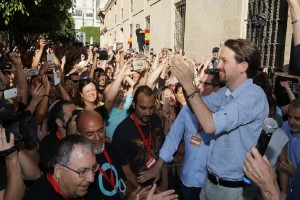 «Μαγειρεύεται» συνεργασία Σοσιαλιστών και Podemos