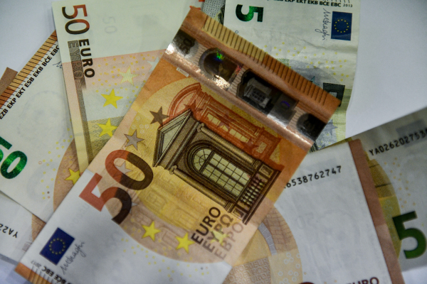 Επιταγή ακρίβειας: Απευθείας στα ΑΤΜ το επίδομα 250 ευρώ, πότε η πληρωμή