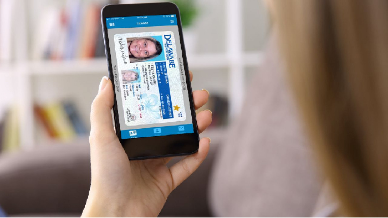 'Αλλα κόλπα με τις νέες ταυτότητες: Θα τις «κουβαλάμε» και στο κινητό μέσω app