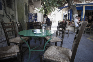 H ανάρτηση ενός καφετζή από το Αγρίνιο που έγινε viral: «Γιατί κύριε κράτος»;