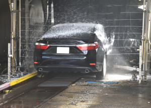 Βενζινοπώλες: Να σταματήσει το πλύσιμο των αυτοκινήτων στα πρατήρια