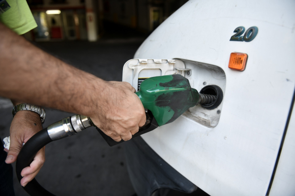 Πετρέλαιο κίνησης: Ακριβότερο από αύριο σε σχέση με τη βενζίνη (παραδείγματα)