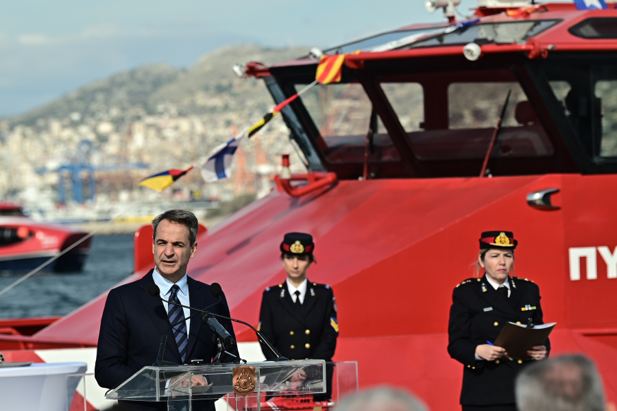 Δύο νέα πλοία της Πυροσβεστικής εγκαινίασε ο Μητσοτάκης, πήραν τα ονόματα πεσόντων αξιωματικών
