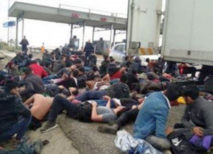 Μετέφεραν μετανάστες όπως στο Έσσεξ - Στοιβαγμένοι σε φορτηγό ψυγείο