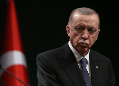 «Ράπαρε» ο Ερντογάν για να κερδίσει νέους ψηφοφόρους -«Στον αιώνα της Τουρκίας, Ανατέλλει ο ήλιος»