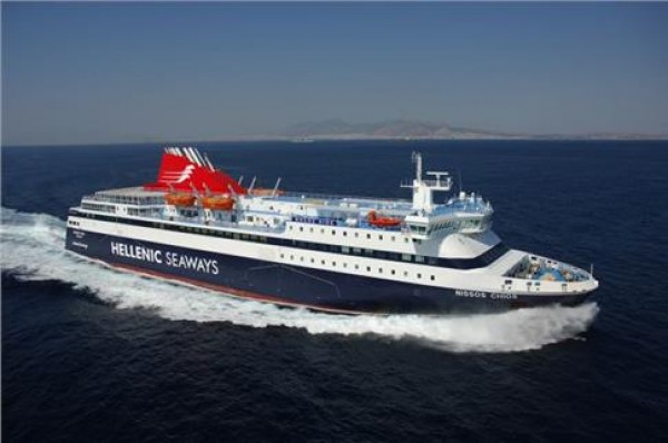 Βλάβη στο πλοίο Νήσος Χίος με 460 επιβάτες
