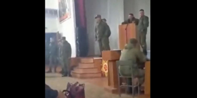 «Τέρμα τα παιχνίδια, τώρα είστε στρατιώτες»: Ανατριχιαστικό βίντεο από την εκπαίδευση νεαρών Ρώσων επίστρατων (βίντεο)