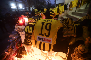 Άλκης Καμπανός: Συγκινητικές στιγμές στη Βέροια στο μνημόσυνο για τον ένα χρόνο από τη δολοφονία του