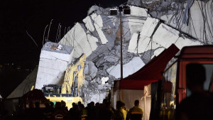Ιταλία - Γένοβα: Αναζητούν επιζώντες στα συντρίμμια της γέφυρας - 35 οι νεκροί