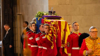 Κηδεία Βασίλισσας Ελισάβετ: «Εκτός» τελετής οι Ρώσοι, έξαλλη η Ζαχάροβα με το Ηνωμένο Βασίλειο