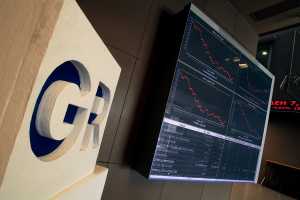 Reuters: Ενδιαφέρον για ελληνικά ομόλογα από JP Morgan &amp; Goldman Sachs