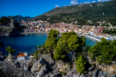 Δίκτυο RND: Τα όνειρα της Ελλάδας για τουριστικό comeback το καλοκαίρι