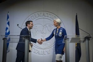 Handelsblatt: Οικονομικά και πολιτικά διαχειρίσιμη η αποχώρηση του ΔΝΤ
