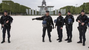 Νέος συναγερμός στο Παρίσι: Άνδρας με μαχαίρι στον Gare du Nord