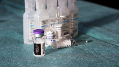 «Τρέχουν» τους εμβολιασμούς με κατάργηση του πέναλτι για ακύρωση των ραντεβού