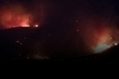Μαίνεται η φωτιά στο Προδρόμι Χανίων, και εναέρια μέσα στη μάχη