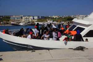 Πρόσφυγες πλήρωσαν 3.000 ευρώ το κεφάλι για να ταξιδέψουν με πολυτελή θαλαμηγό