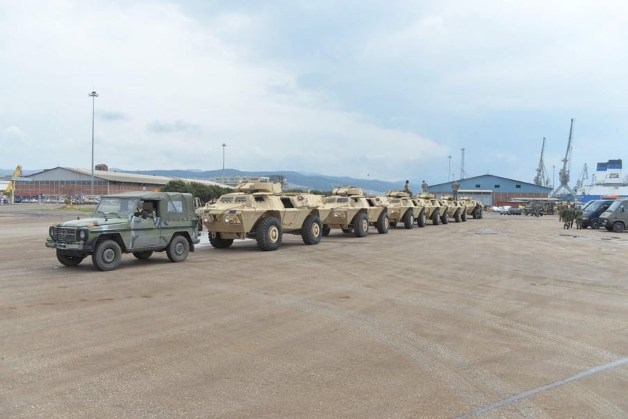 Η Ελλάδα παρέλαβε 130 τεθωρακισμένα M1117 από τις ΗΠΑ (βίντεο)