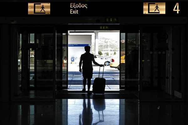 Απόφαση διευκόλυνσης νόμιμων αλλοδαπών για ταξίδια εκτός Ελλάδας