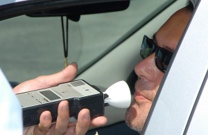 Χανιά : Αλκοτέστ μιας χρήσης μοίρασε στους οδηγούς η τροχαία