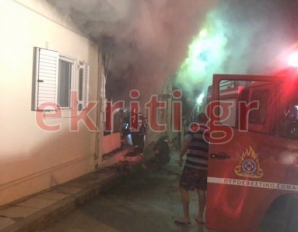 Συναγερμός στην Κρήτη: Φωτιά σε σπίτι - Αναστάτωση σε γειτονιά του Ηρακλείου (vid)