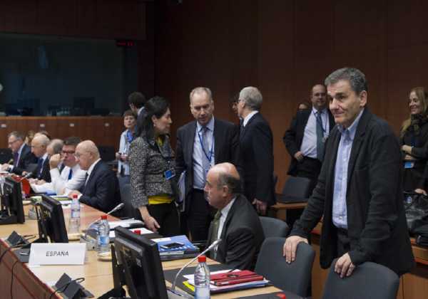 Bloomberg: Πρόβλεψη για χρέος ανοίγει το δρόμο στο ΔΝΤ – Τι αναμένεται στο αυριανό Eurogroup