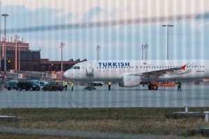 «Τέλος» η απαγόρευση μεταφοράς ηλεκτρονικών συσκευών για τις πτήσεις από Τουρκία προς ΗΠΑ