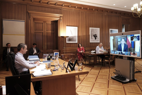Τηλεδιάσκεψη Μητσοτάκη με τους ηγέτες που διαχειρίστηκαν με επιτυχία τον κορονοϊό - «Δειγματοληπτικά τεστ σε τουρίστες»