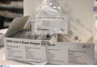 Φαρμακοποιοί Αττικής: Περιμένουμε την απόφαση της κυβέρνησης για τα self tests στα σούπερ μάρκετ