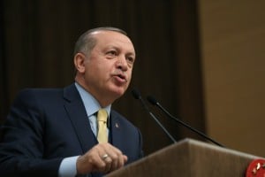 Ερντογάν: Θα κρατήσουμε «ορθάνοικτη την πόρτα για διεθνείς επενδυτές»
