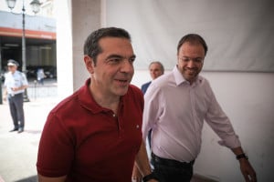 Στα γραφεία της ΔΗΜΑΡ ο Τσίπρας - Αύριο συνεδριάζει η Κοινοβουλευτική Ομάδα του ΣΥΡΙΖΑ