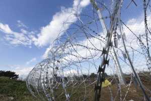 Τα 40 χλμ μήκος θα φτάσει ο φράχτης στα ελληνοσκοπιανά σύνορα 