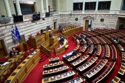 «Πυρετός» στη Βουλή: Μεγάλες κοινοβουλευτικές μάχες για 6+1 νομοσχέδια